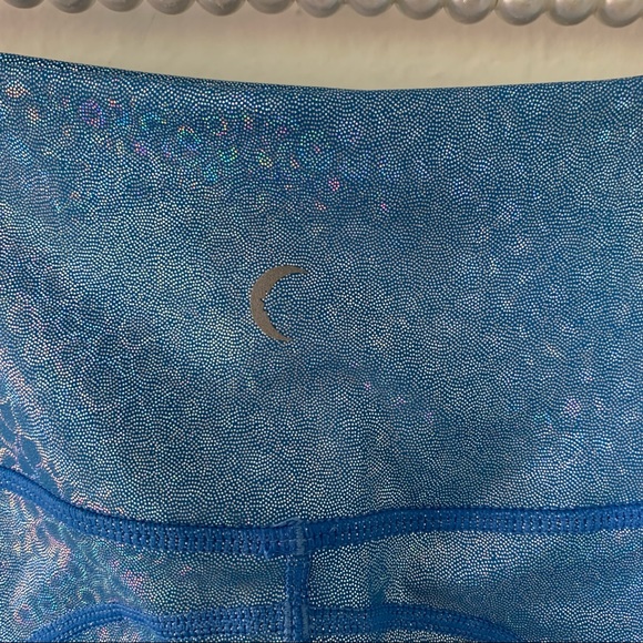 ZYIA Light N Tight Blue Mermaid Hi-Rise Capri Leggings - Picture 13 of 13